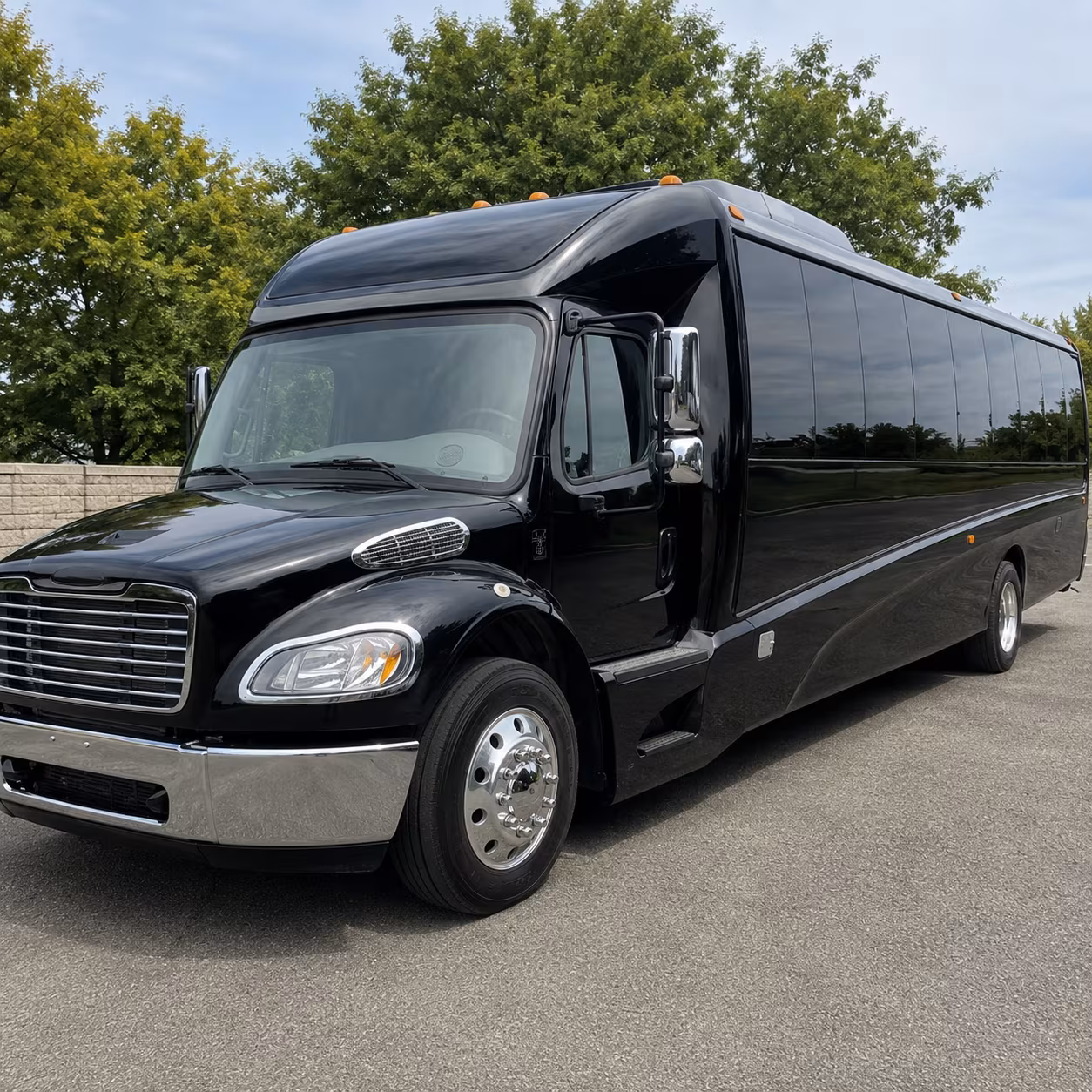 longmont 35 passenger minibus